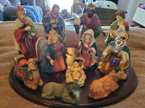 Vintage nativity display - vintage, 1999